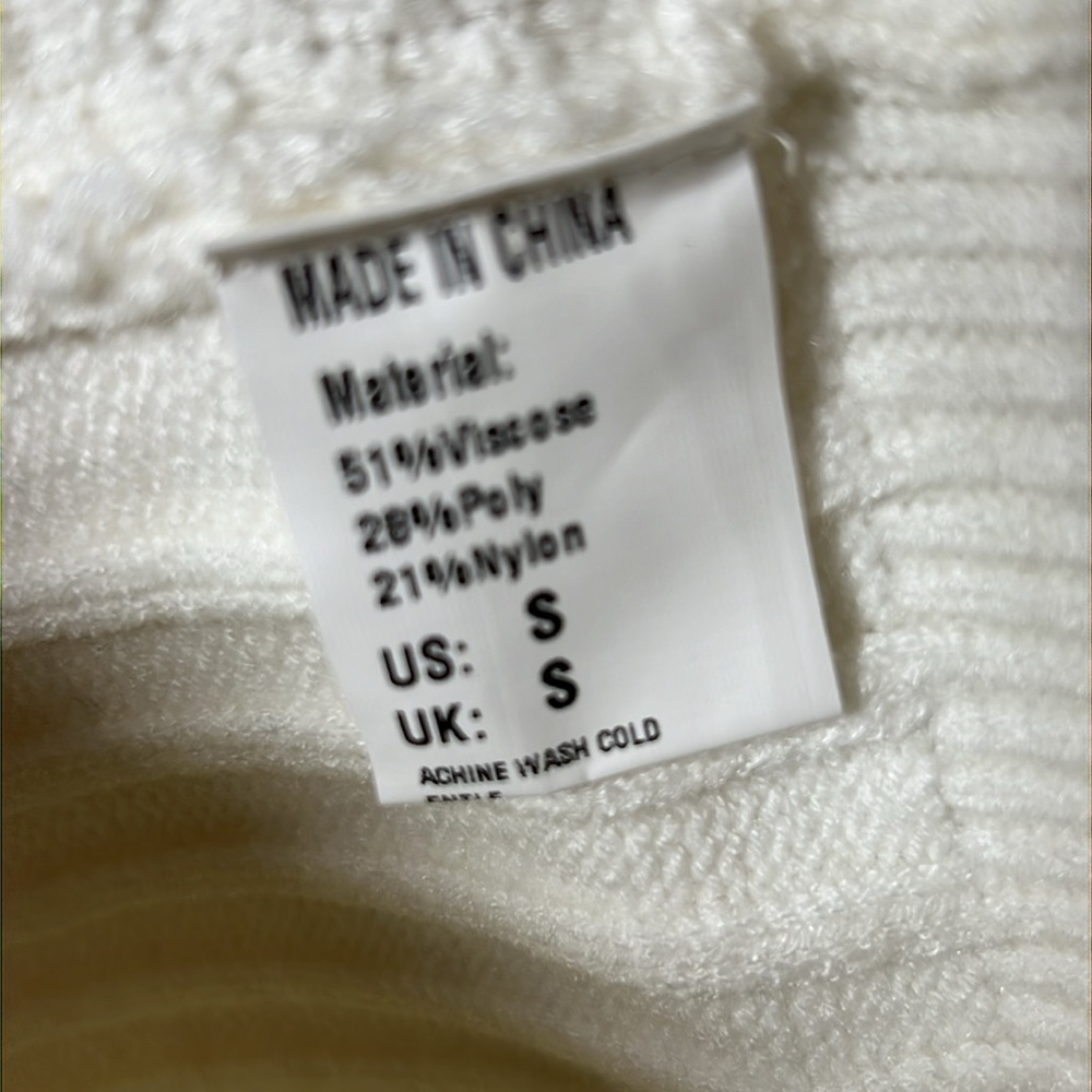 Pretty Guide sweater size Small - Picture 8 of 10